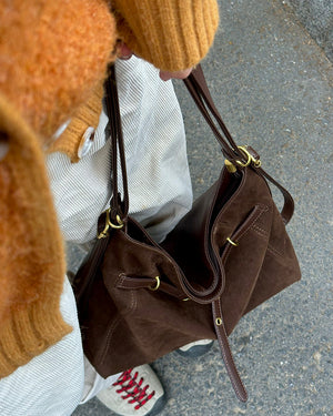 Academia Belted Shoulder Bag