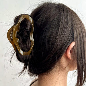 Minimalist Cloud Shaped Hair Claw